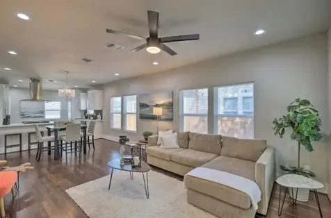 5224 Leeland Street Houston TX 77023