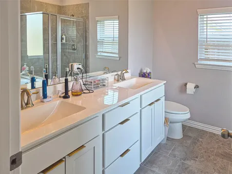 104 Cullen Street Angleton TX 77515