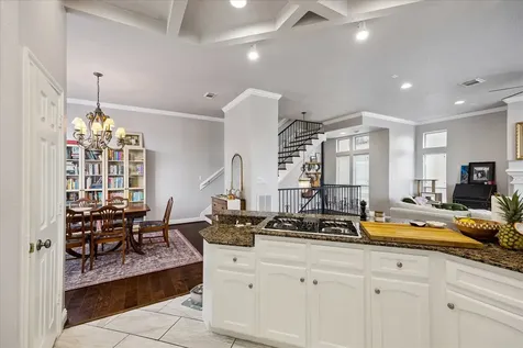 1304 Dart Street F Houston TX 77007