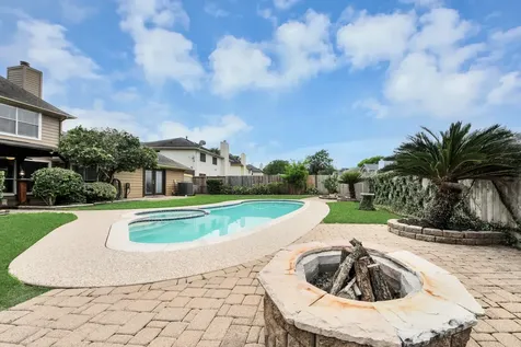 8402 Rose Garden Drive Houston TX 77083