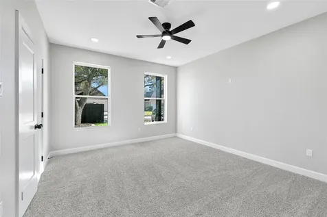 9026 Lawncliff Lane Houston TX 77040