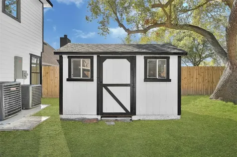 9026 Lawncliff Lane Houston TX 77040