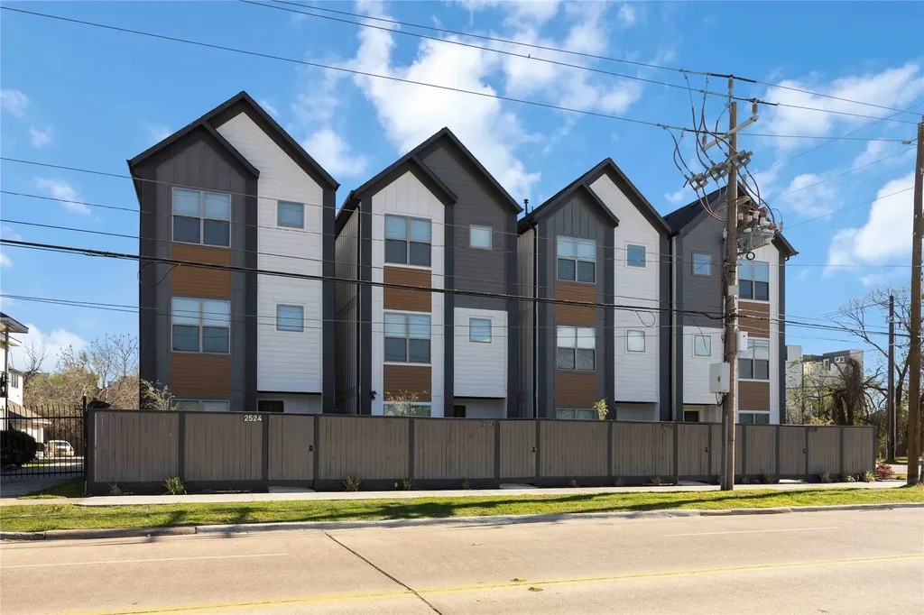 2528 Live Oak Street Houston TX 77004