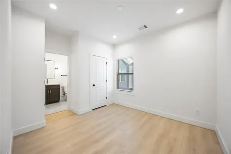 2528 Live Oak Street Houston TX 77004