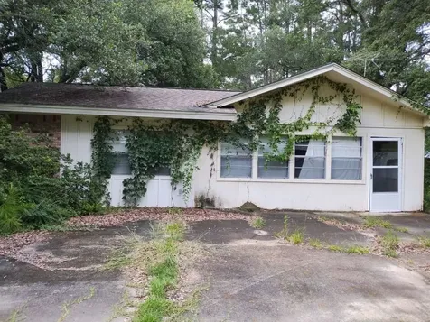 1806 S Elizabeth Avenue Kirbyville TX 75956