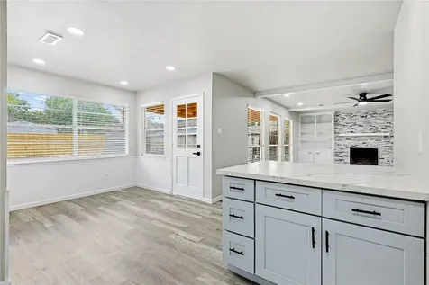 16438 Glenshannon Drive Houston TX 77059