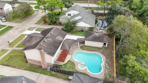 16438 Glenshannon Drive Houston TX 77059