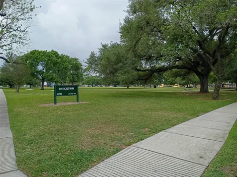 5617 Malmedy Road Houston TX 77033