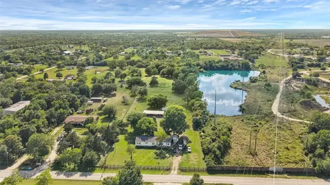 1611 Bunyard Road Alvin TX 77511