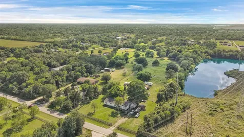 1611 Bunyard Road Alvin TX 77511