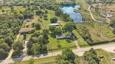 1611 Bunyard Road Alvin TX 77511