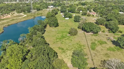 1611 Bunyard Road Alvin TX 77511