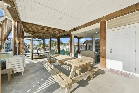 22102 Pecos Drive Galveston TX 77554