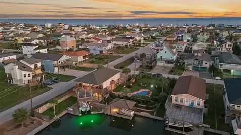 22102 Pecos Drive Galveston TX 77554