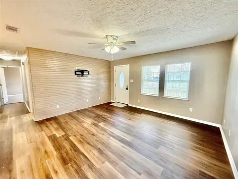 124 Bennett Street West Columbia TX 77486