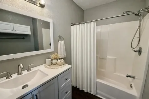 124 Bennett Street West Columbia TX 77486
