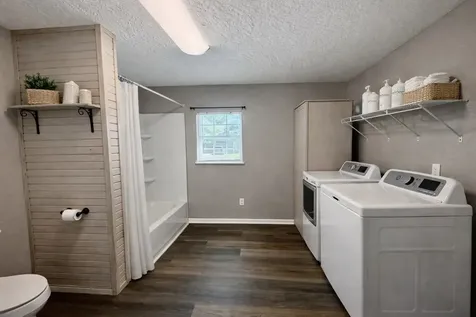124 Bennett Street West Columbia TX 77486