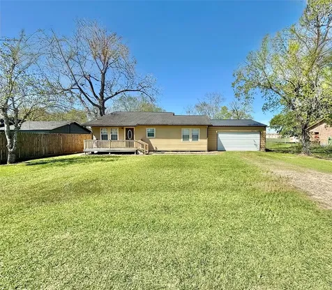 124 Bennett Street West Columbia TX 77486