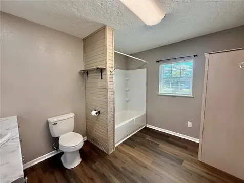 124 Bennett Street West Columbia TX 77486