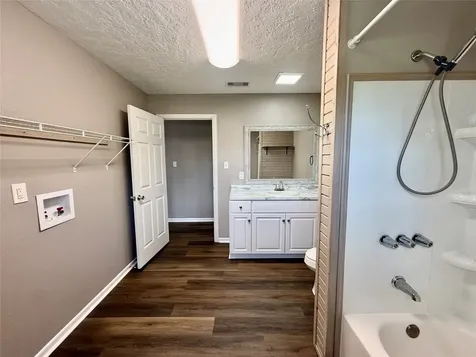 124 Bennett Street West Columbia TX 77486