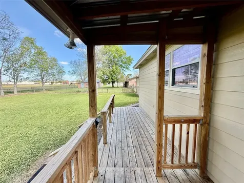 124 Bennett Street West Columbia TX 77486