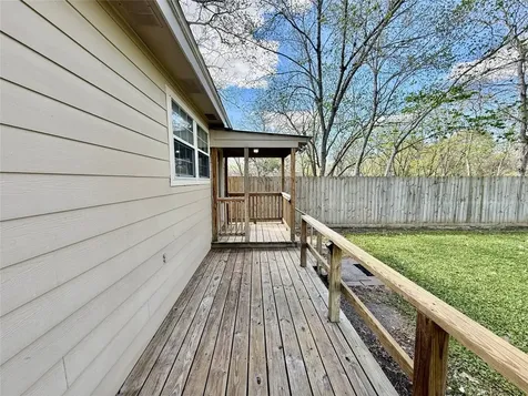 124 Bennett Street West Columbia TX 77486