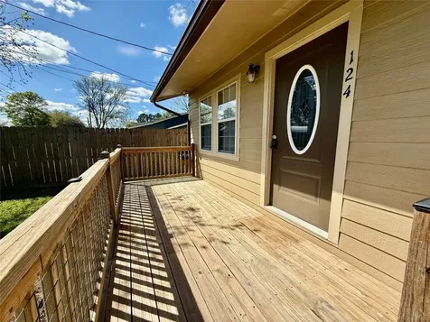 124 Bennett Street West Columbia TX 77486
