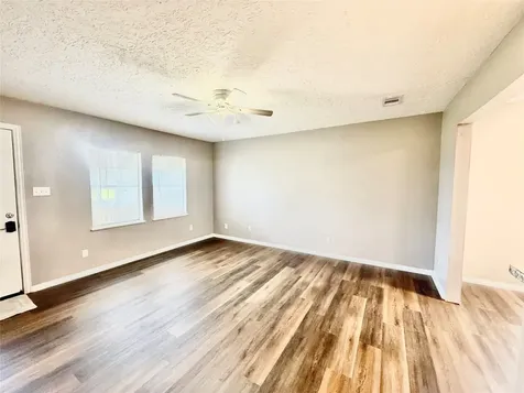 124 Bennett Street West Columbia TX 77486