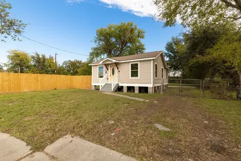 5210 Pickfair Street Houston TX 77026