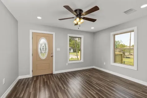 5210 Pickfair Street Houston TX 77026