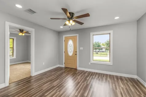 5210 Pickfair Street Houston TX 77026