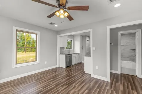 5210 Pickfair Street Houston TX 77026