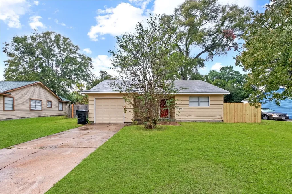 7421 Claiborne Street Houston TX 77016