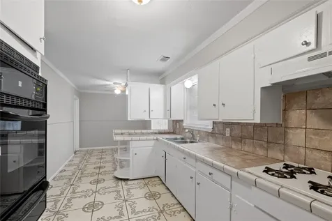 7421 Claiborne Street Houston TX 77016