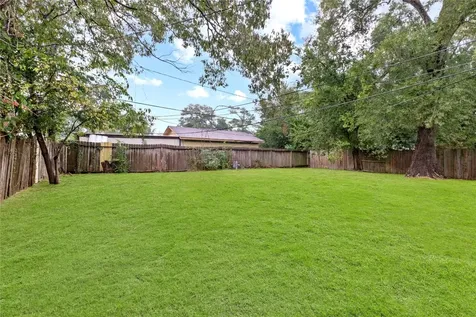 7421 Claiborne Street Houston TX 77016