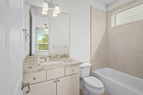 5646 Larkin Street Houston TX 77007
