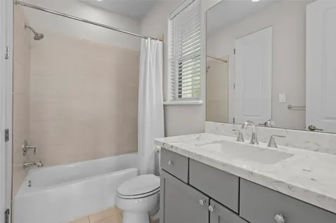 5646 Larkin Street Houston TX 77007