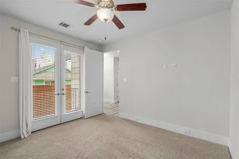 5646 Larkin Street Houston TX 77007