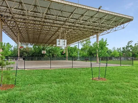 5646 Larkin Street Houston TX 77007
