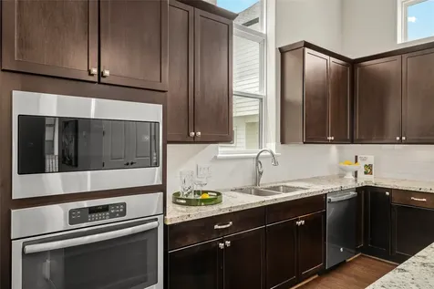 5646 Larkin Street Houston TX 77007
