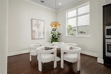 5646 Larkin Street Houston TX 77007