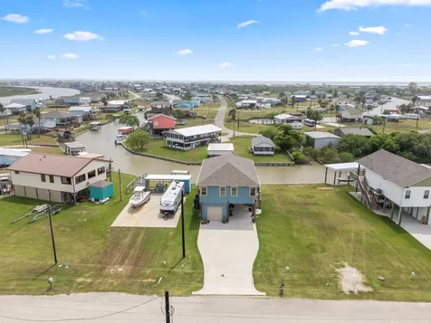 2023 County Road 201 Sargent TX 77414