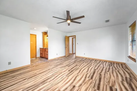 1095 County Road 423 Alvin TX 77511