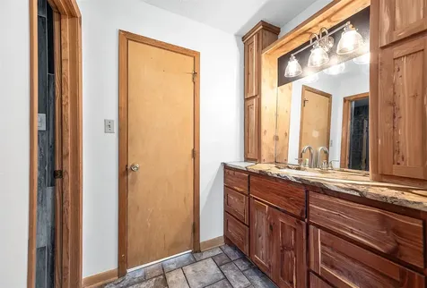 1095 County Road 423 Alvin TX 77511