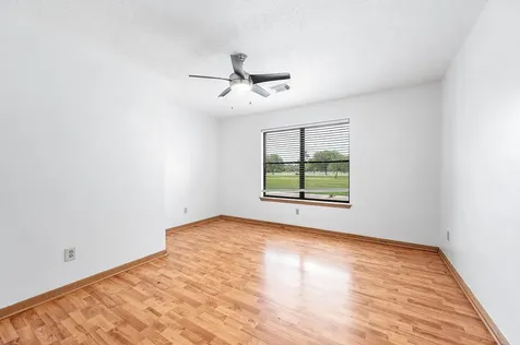 1095 County Road 423 Alvin TX 77511