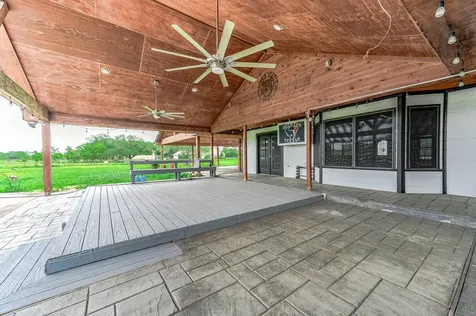 1095 County Road 423 Alvin TX 77511