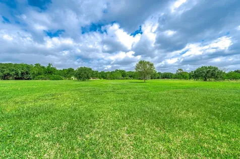 1095 County Road 423 Alvin TX 77511