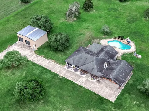 1095 County Road 423 Alvin TX 77511