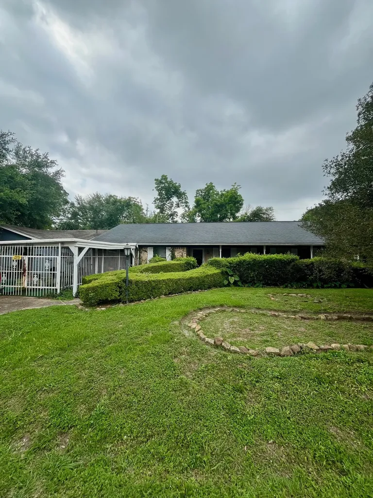 2923 Ellington Street Houston TX 77088