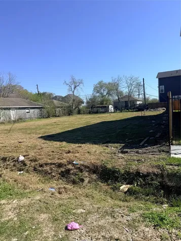 5002 Higgins Street Houston TX 77033